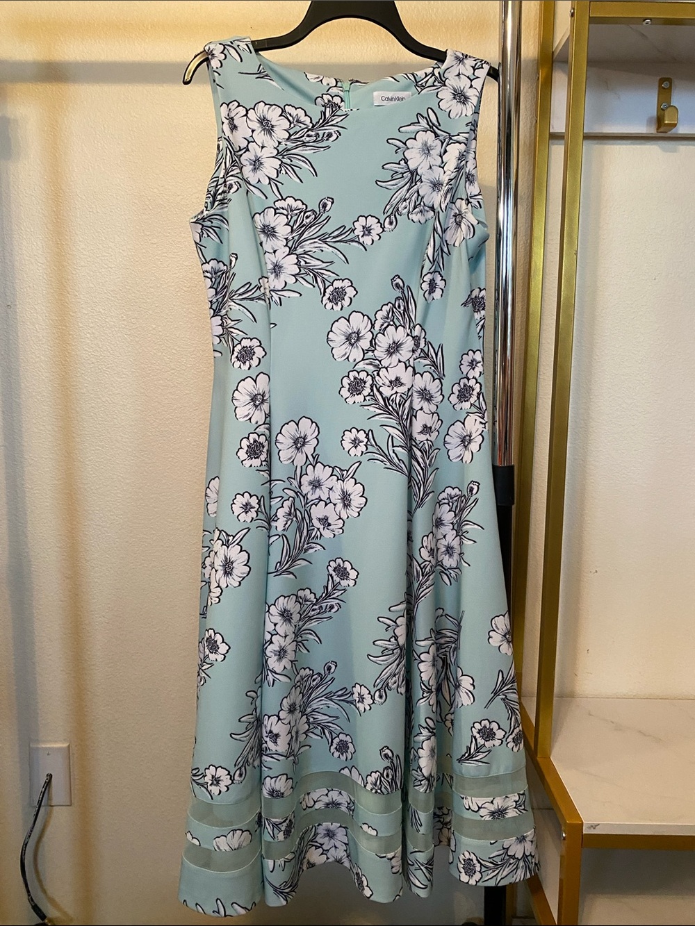 Women’s Size 10 Calvin Klein Mint Green Floral Midi Dress